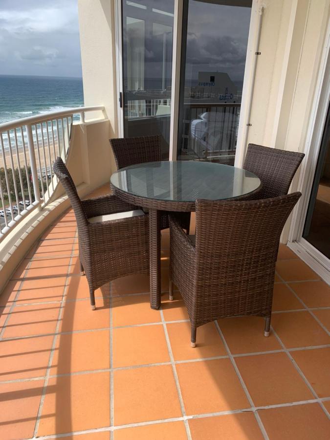 Stunning 2 Bedroom Ocean View Apartment Голд-Кост Экстерьер фото