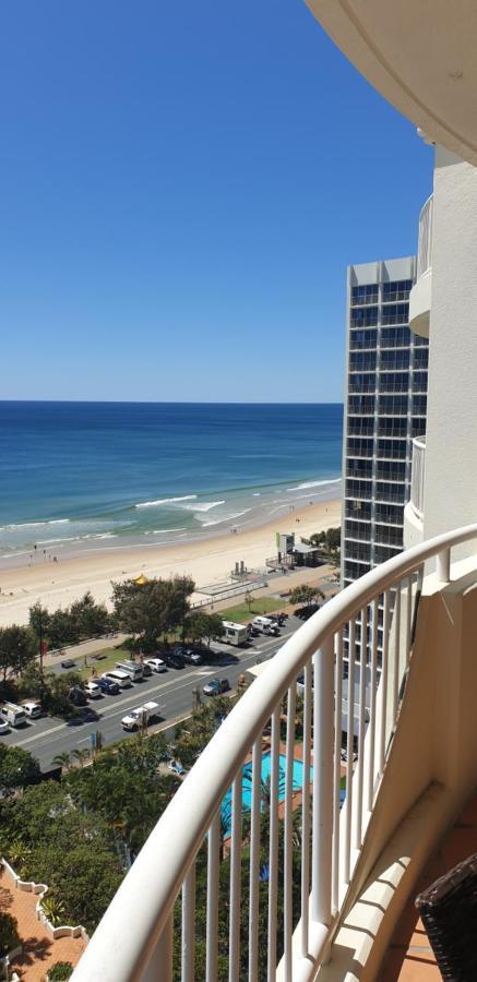 Stunning 2 Bedroom Ocean View Apartment Голд-Кост Экстерьер фото