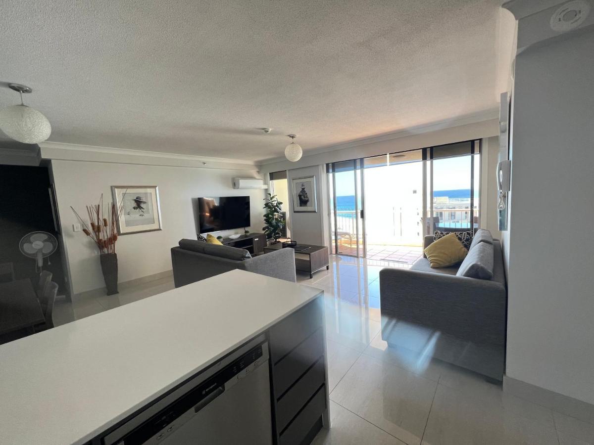 Stunning 2 Bedroom Ocean View Apartment Голд-Кост Экстерьер фото